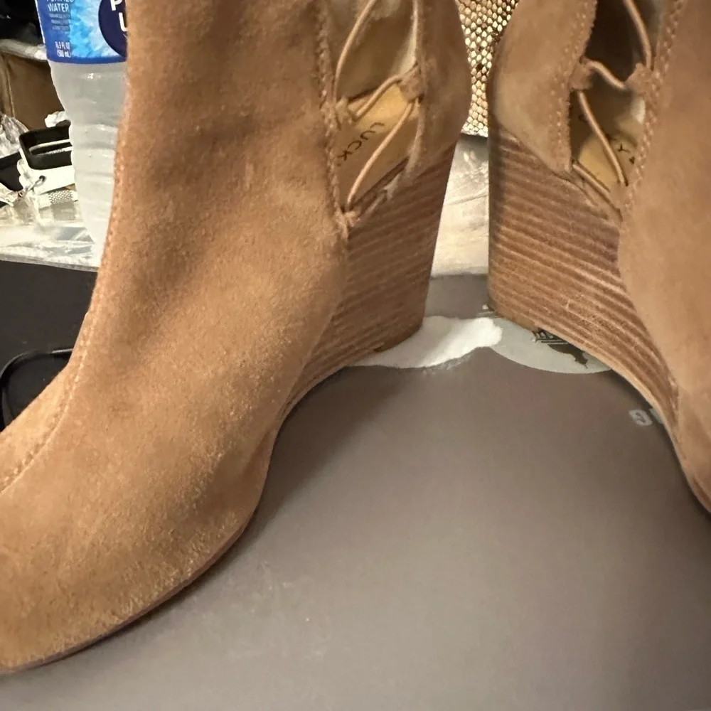 Lucky Brand Tan Suede Wedges